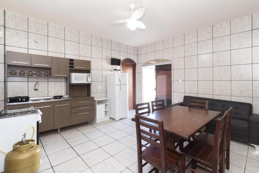 ボンビーニャスResidencial Ipe Amareloアパートメント エクステリア 写真