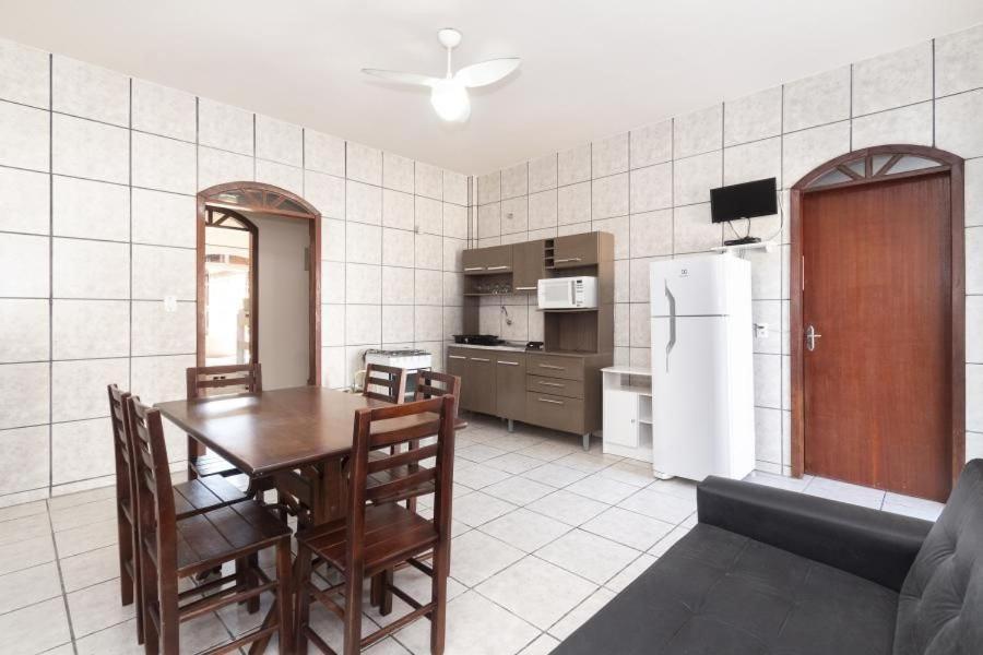 ボンビーニャスResidencial Ipe Amareloアパートメント エクステリア 写真