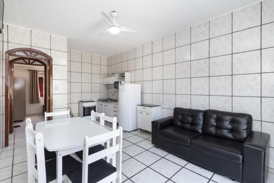 ボンビーニャスResidencial Ipe Amareloアパートメント エクステリア 写真