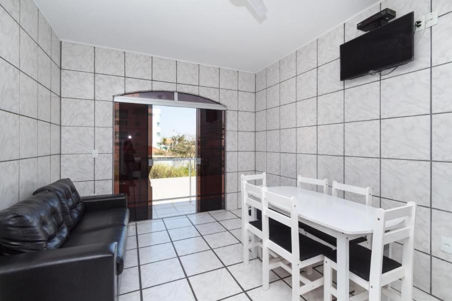 ボンビーニャスResidencial Ipe Amareloアパートメント エクステリア 写真