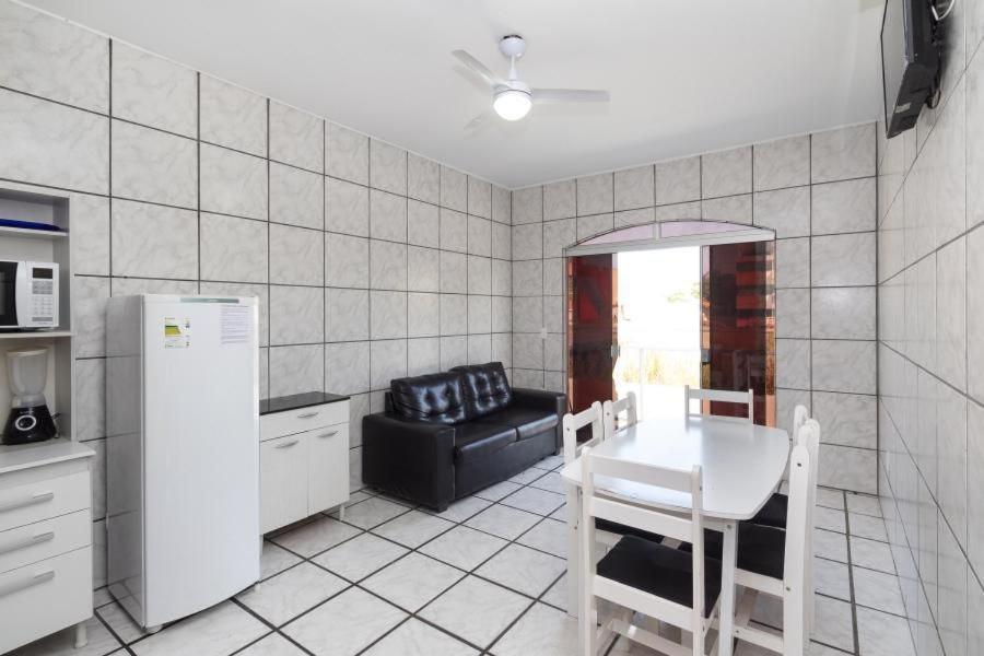 ボンビーニャスResidencial Ipe Amareloアパートメント エクステリア 写真